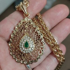 Water drop Moroccan hollow out gold pendant necklace rhinestone green stone